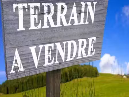 terrain 741 m² tigy