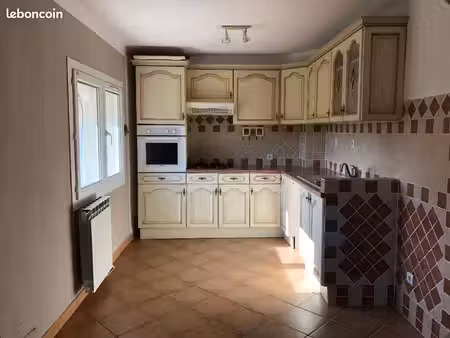 t3 80m2 très lumineux