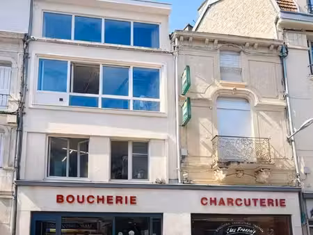 immeuble 15 pièces 449 m²