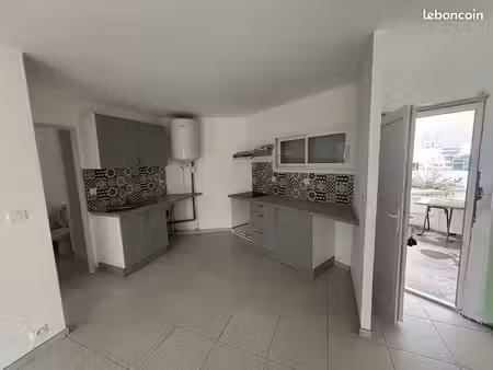 à louer – charmant 2 pièces de 34 m² à port camargue