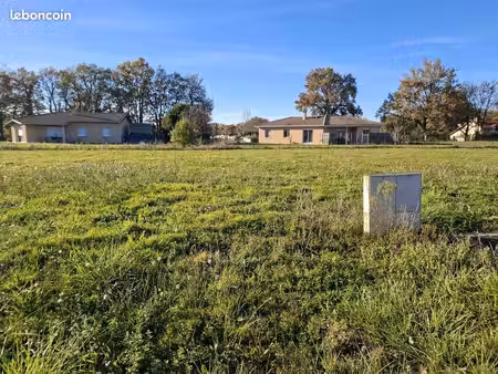 terrain 834 m² cazeres sur l adour