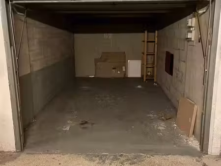 box fermé à louer – poissy  quartier saint-exupéry