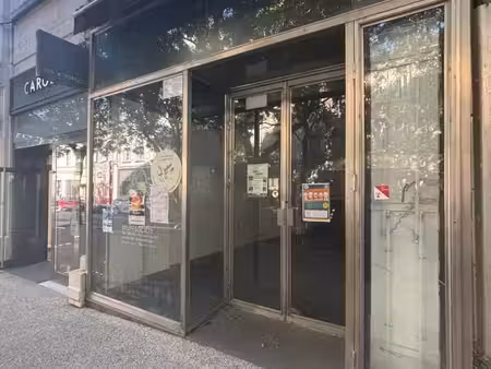 local commercial 90 m²