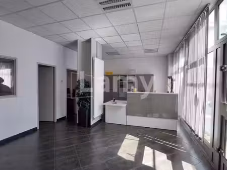 bureau 135 m²