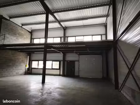 local industriel 270 m²