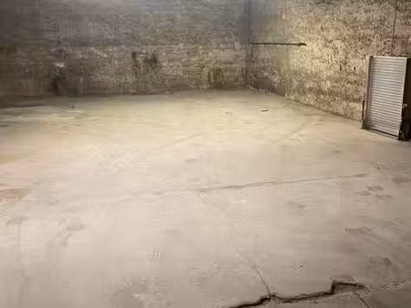 local de 149m2 + sous sol et comble avec monte charge