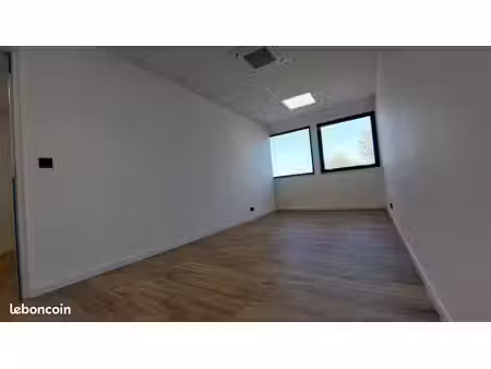 location bureau 15 m2 - 06110 le cannet