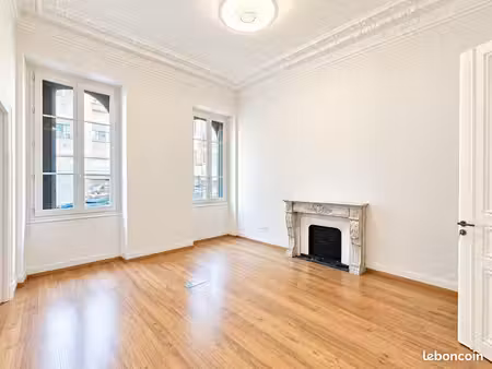 bureaux 94 m² nice