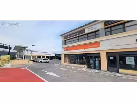 boutique centre commercial à louer