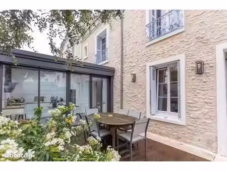 charmante maison place rabelais