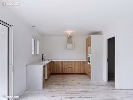 jolie maison de plein pied avec garage et jardin à pontenx les forges proche forêt et comm