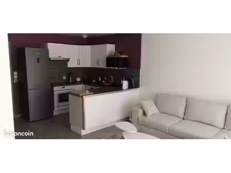 charmznt f2 dans petite résidence