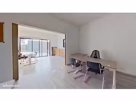 bureau 42 m²
