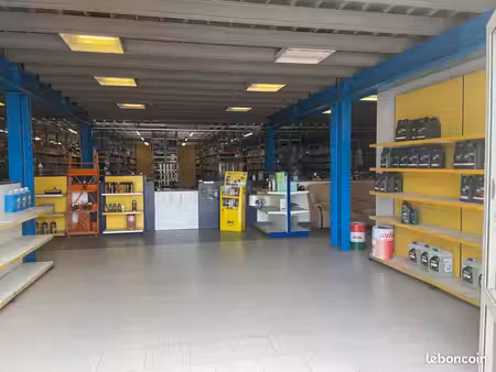 garage automobile et boutique de pieces d'étachée