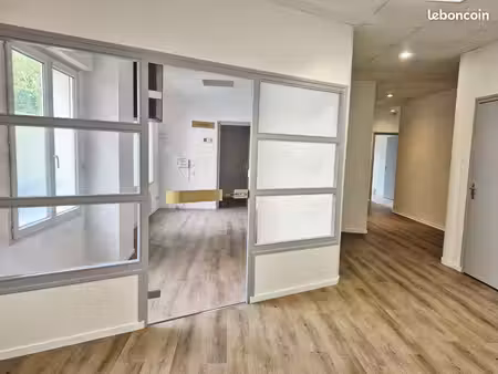 ◊ beauvais – local professionnel entièrement rénové de 211 m² avec parkings privatifs