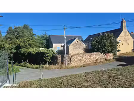 maisons en pierres ( 2) sur beau terrain