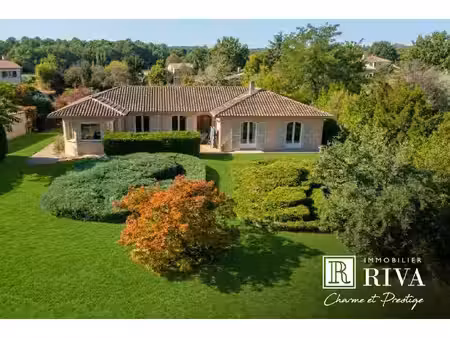 maison de luxe à vendre à latresne