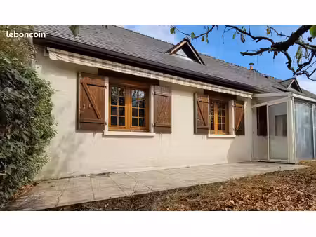 maison familiale 5 pièces de 113 m² avec sous-sol de 123 m²
