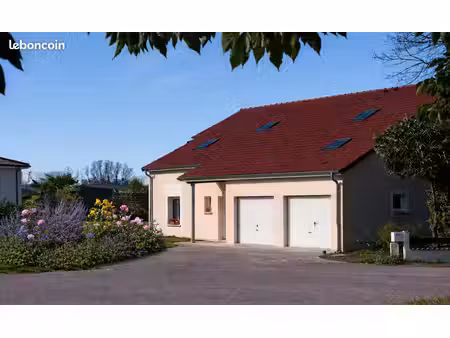 belle maison  au calme  151 m² habitables sur 1161 m² de terrain  324 000