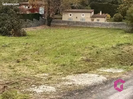 terrain 870 m² courpière