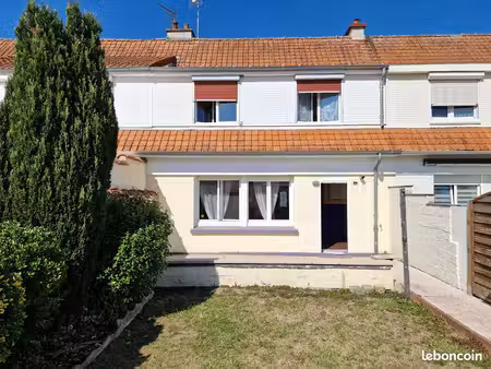 une maison mitoyenne de 78 9 m²