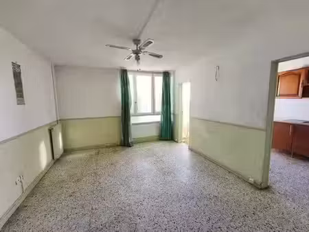 location appartement 2 pièces 47 m² à nimes (30000)  553 €