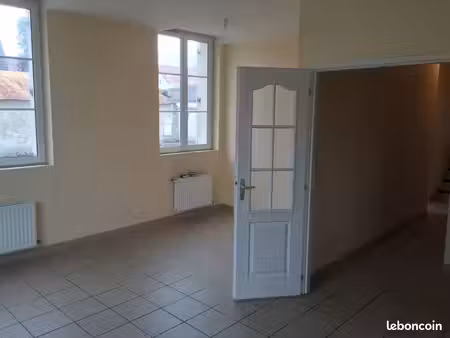 loue f3 à bornel