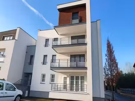 appartement 4 pièces – 62 m² – terville – parking  cellier et grand balcon