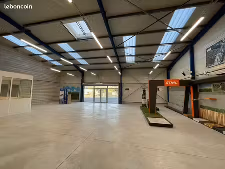 local commercial 300 m²