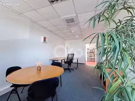 bureau 23 m²