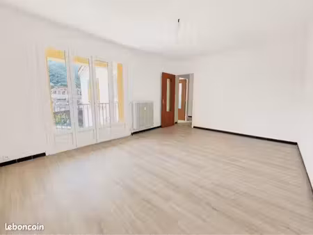 appartement t2 avec terrasse  garage et cave