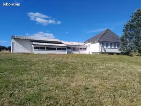 maison avec terrain de 5ha