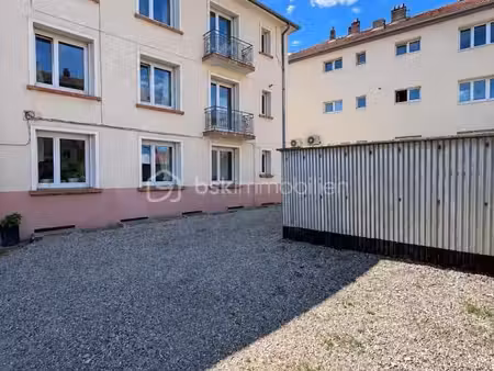 immeuble 19 pièces 325 m²