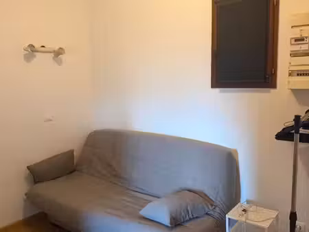 studio 17 m2 760 c comprises