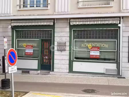 local commercial 64 m²