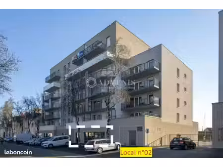 local commercial 157 m²