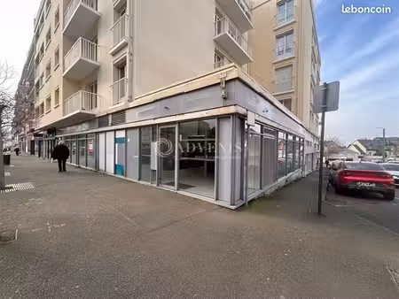 local commercial 188 m²