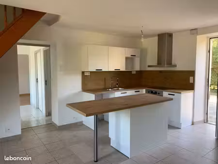 maison t4 à la campagne avec jardin