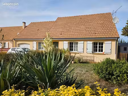 maison plain-pied centre neuville sur sarthe quartier calme vue campagne