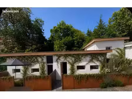 maison de ville atypique au coeur de bidart