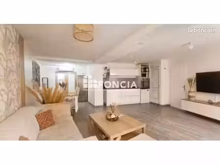 maison de village rénovée avec charme de l'ancien à poussan  4 chambres et terrasse