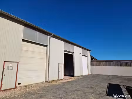 local 120 m² taluyers
