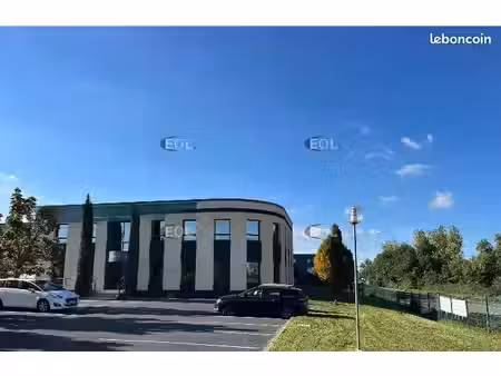 local bureaux 1 860 m²