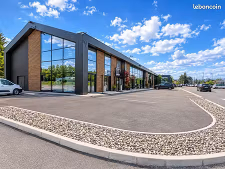 local commercial 75m2+terrasse130m2