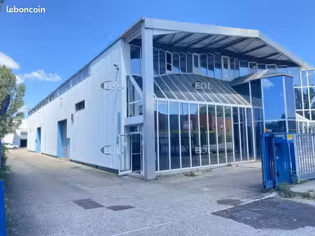local d'activité 2 140 m²