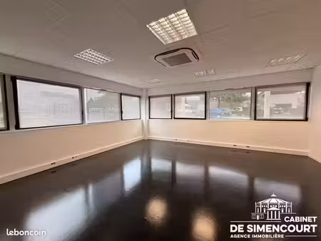bureaux 104 m² boves
