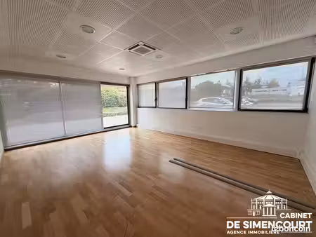 bureaux 224 m² boves