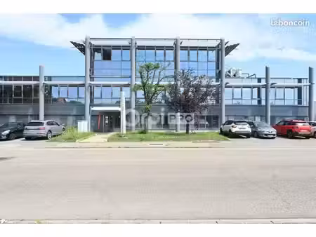 bureau 1 370 m²