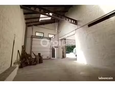 local d'activité 336 m²