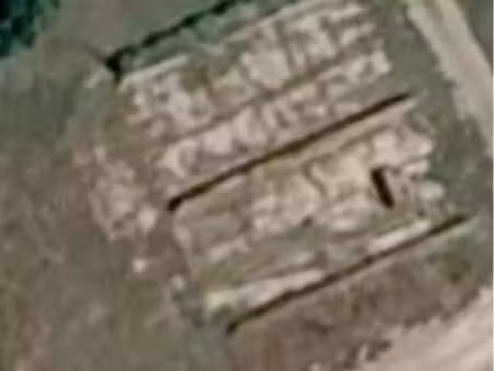 loue 400m2 dalle béton avec 3 murs